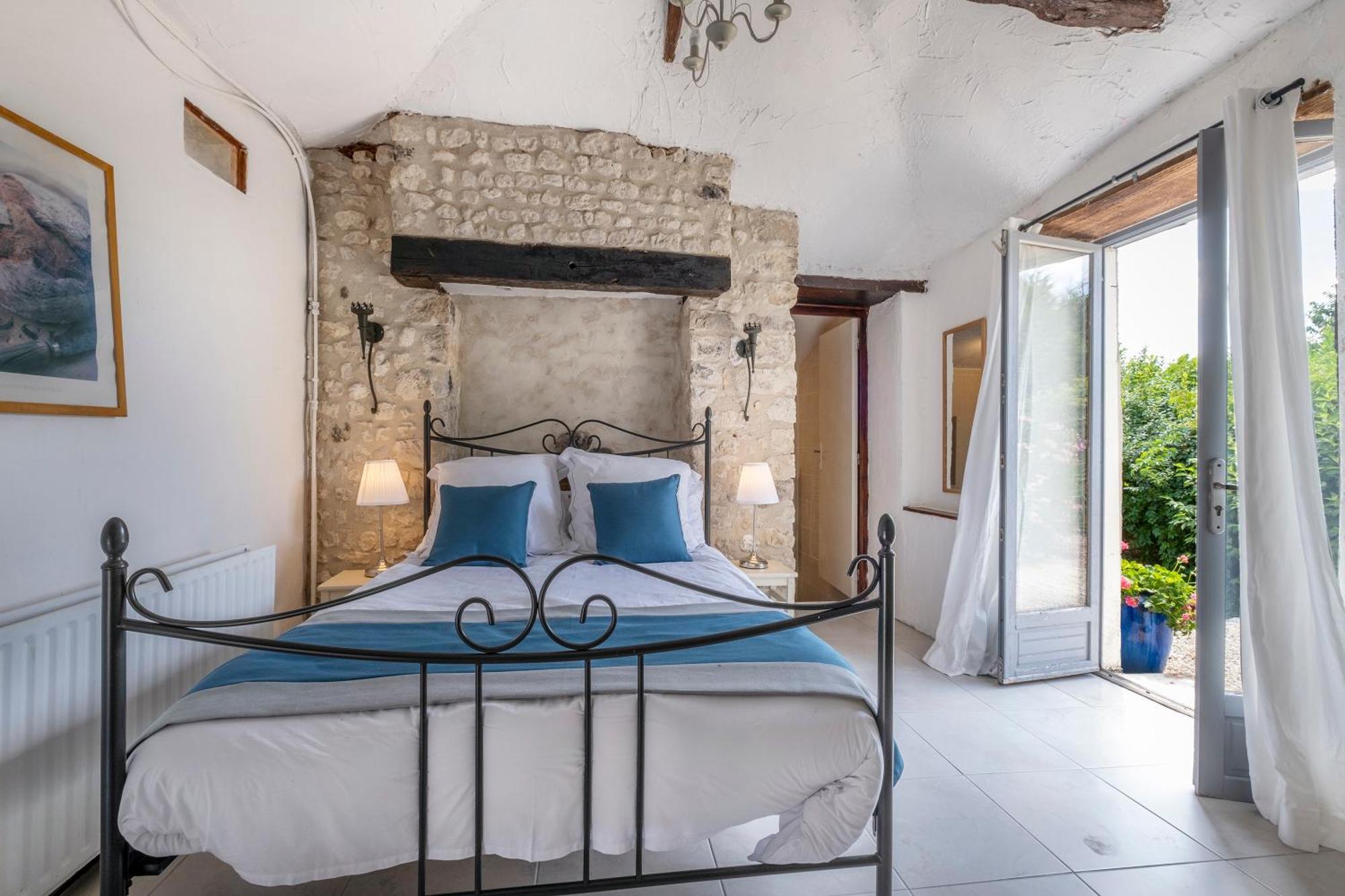 Bed and Breakfast Domaine Chez Les Rois Berneuil  Exteriér fotografie