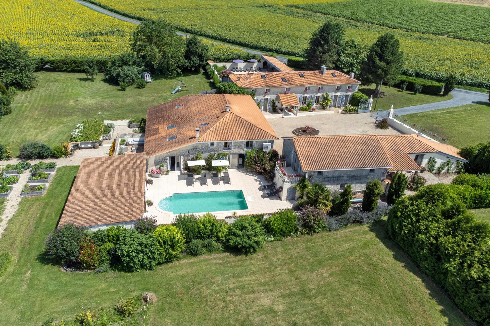 Bed and Breakfast Domaine Chez Les Rois Berneuil  Exteriér fotografie